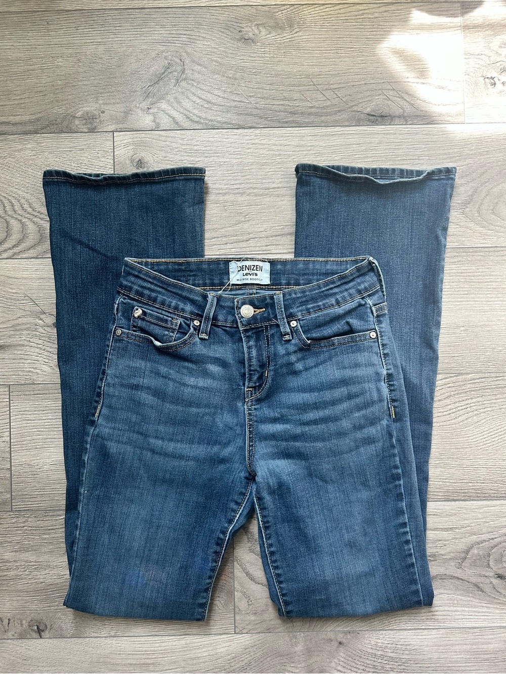 Levis Bootcut Jeans